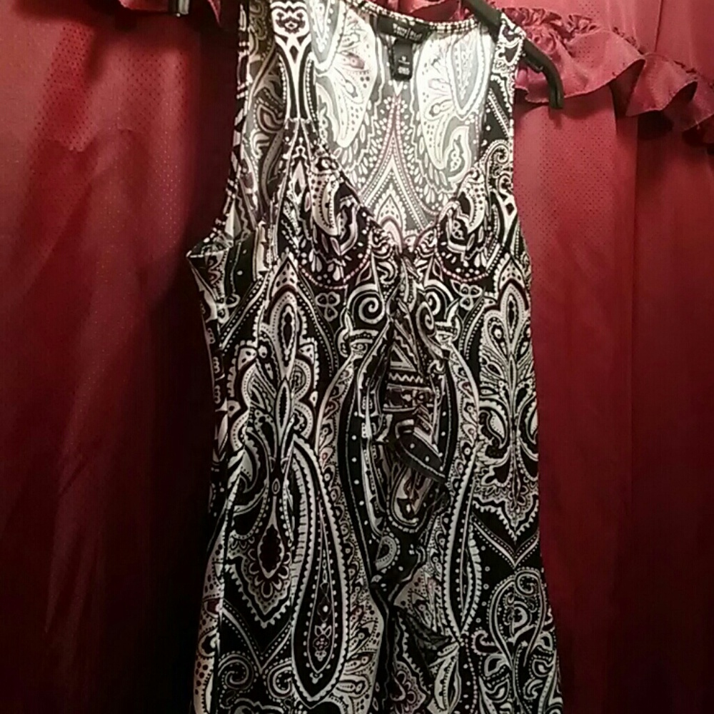 White house black market blouse - Picture 2 of 5